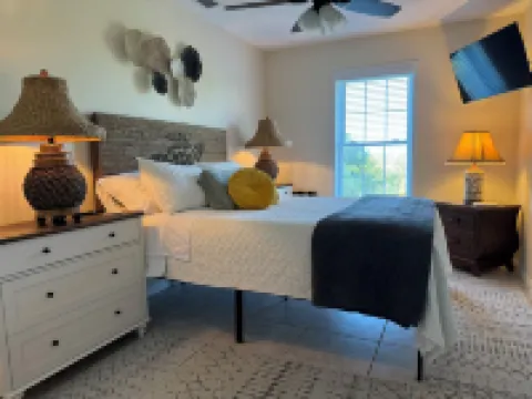 Hibiscus House - Heated Pool