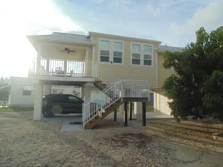 Banana Republics - Located in Paradise Отели в г. Биг-Пайн-Ки