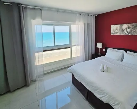 Bat Yam CenterFree parking! Leonardo building.