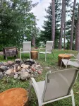 Peaceful 2-Bedroom Cabin on Lower Post Lake - Alppimaja