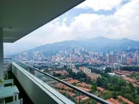 PENTHOUSE 40 Floor to enjoy the VIEW OF THE CITY! Awesome huge apartment 127 sm Hotels in Itagui