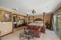 Gorgeous 4 Bedroom Tropical Home with Costa Rica Backyard