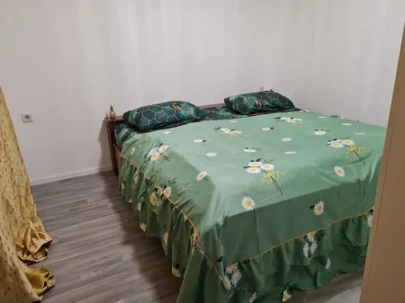 Charming 2-bedroom apartment with WiFi and AC in serene Ebhausen Отели в г. Эбхаузен