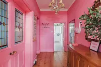 Beautiful Beachfront Townhouse Hotels in Saint Leonards