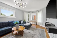 Newly Renovated 2BR Apt Near SU, Zoo, Destiny USA & Downtown