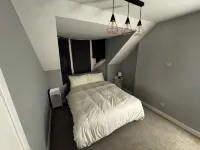 Modern 3-Bedroom Home with Cozy Cinema-Style Living Space Hotels in Cumbernauld