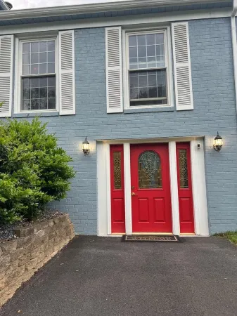 Chic studio with WiFi and AC in beautiful Rockville MD.