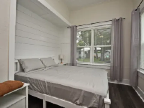 Chic Studio Apartment in Near Downtown Winter Garden Hotels in Winter Garden