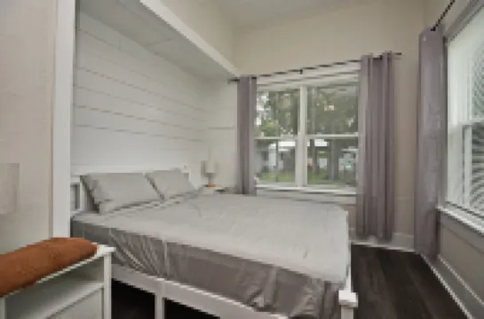 Chic Studio Apartment in Near Downtown Winter Garden Hotels in Winter Garden