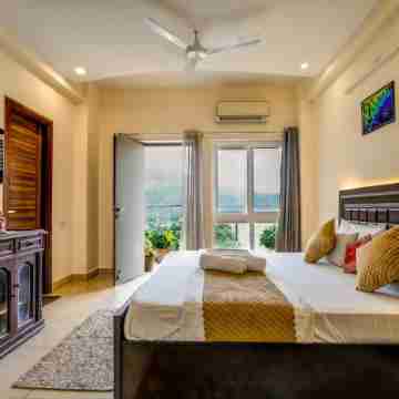 Spacious 4-bedroom apartment in enjoyable Rishikesh with fitness room, WiFi Rooms