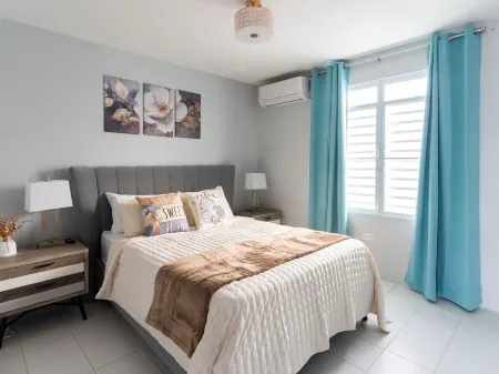 Cozy House with a Hot Tub, Solar Panels in the Stunning Beach area of Boquerón.