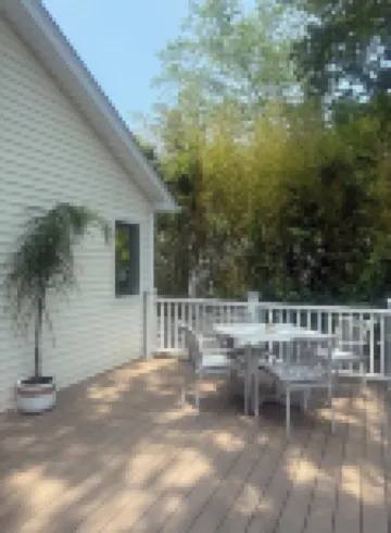 Hamptons Getaway 3 Bed 2 Bath with Hot Tub