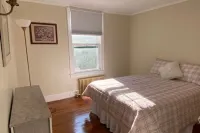 NEW! Renovated GORGEOUS APT! CALLING TRAVEL Professionals! 30 Day minimum stay.