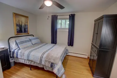 Cozy Stylish Apartment very close to Highmark Stadium Hotels near Highmark Stadium