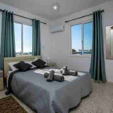 HORIZON-Amazing location, Sea&Nature View, 2BR,Large Balcony Rooms