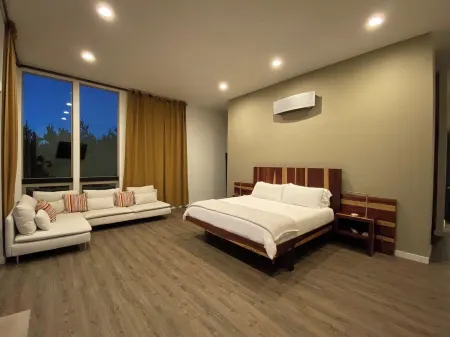 Wander Port Orford Lake