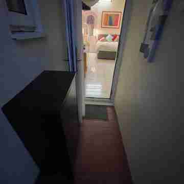 Stunning ground floor studio apartment in Hounslow near Heathrow airport Rooms