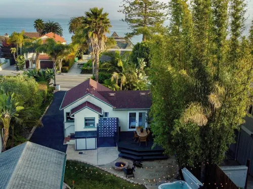 The Captain's Cottage on Shoreline Drive