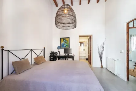 Large Village Home in Alaro with pool and easy access to all of Mallorca Отели рядом с достопримечательностью «Mallorca Fashion Outlet»