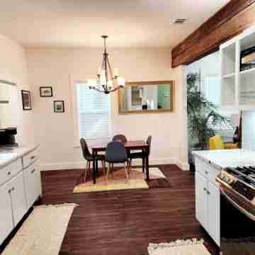 The Blue House, Mardi Gras Cottage Others