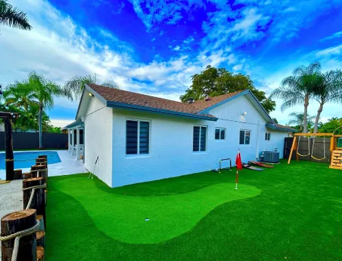 Miami house, Heated pool, Artificial beach, Mini golf, luxury and comfort Hotels in Palmetto Estates