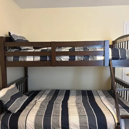 Charming and convenient 4 BR house in the heart of Surf City!