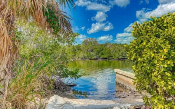 50 % Off 3 Br -Resort Like Villa Mins from Siesta Key- Heated-Pool & Hottub