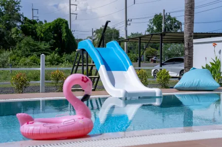 Phanomrung Hostel & Linn Chan Cafe Отели в г. Нанг Ронг