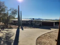 Private Room with Ensuite Bath. Furnished. Gorgeous Mountain Views  and Sunsets.