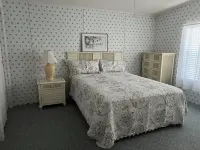 Vibrant Active Adult 55+ community w/clubhouse, pool w/hot tub, fitness room. Hotels near Converse Factory Store