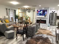 Cozy, lovely, and Charming 4-bedroom building in Everett with WiFi access