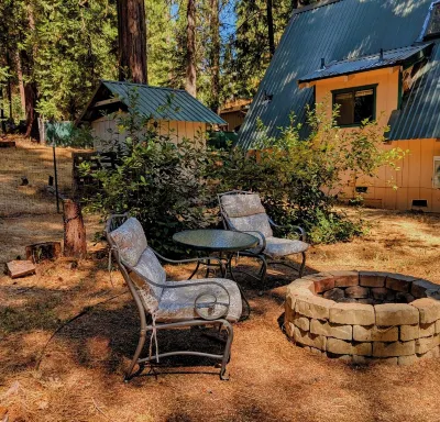 Cozy & Charming Sierra Nevada mts cabin 40 minutes from Kirkwood Ski resort. Hotels near Black Chasm Cavern National Natural Landmark