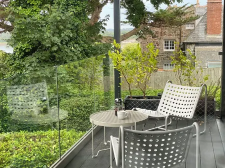 Estuary Watch Отели в г. Гвитиан