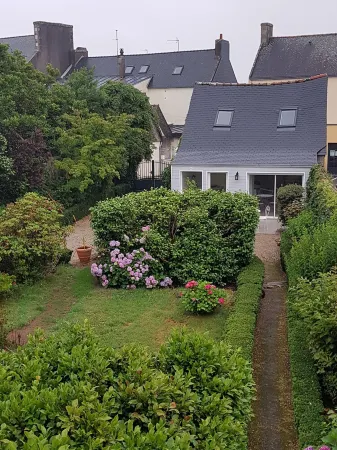 Cottage 7 mins from the sea Отели в г. Плонеур-Ланверн