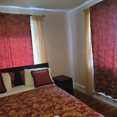 Charming 4-bedroom house with AC and WiFi in Upper Darby Hotels in Upper Darby