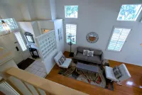 Gated 3BR 2.5BTH w/ Pool and Spa in Tustin