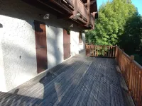 Bright, charming apartment with large terrace in a family chalet at the foot of the slopes