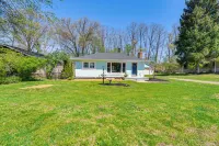 White Lake Vacation Rental about 5 Mi to Skiing! - spa
