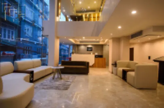 エメラルド ホテル アイザウルのホテル