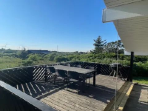 "Hansen" - 600m from the Sea