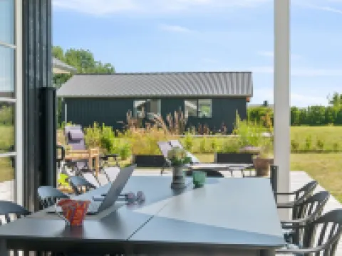 "Annerose" - 550m from the Sea Hoteles en Føllenslev