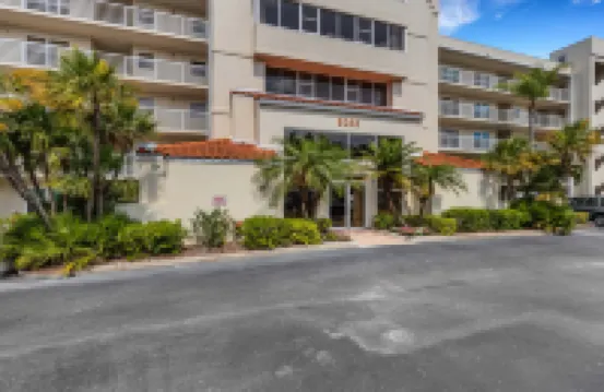 Expansive Bay Views and Private Balcony - Stunning Coastal Retreat