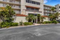 Expansive Bay Views and Private Balcony - Stunning Coastal Retreat