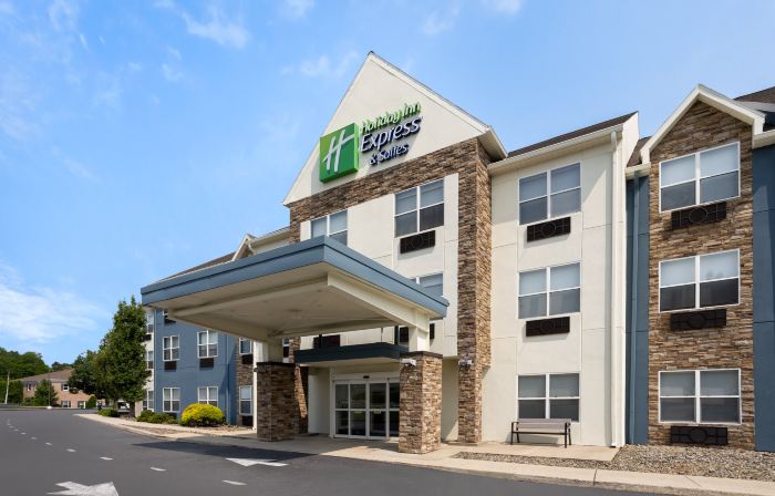 Holiday Inn Express & Suites WYOMISSING by IHG