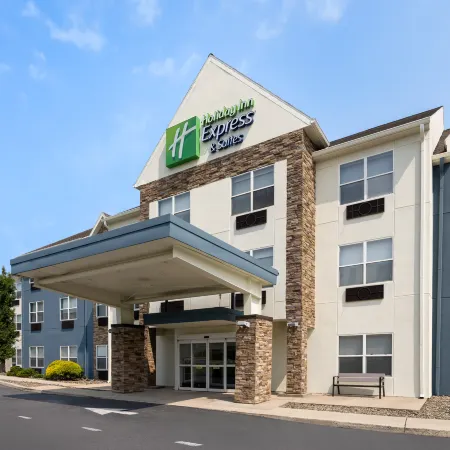 Holiday Inn Express & Suites WYOMISSING by IHG