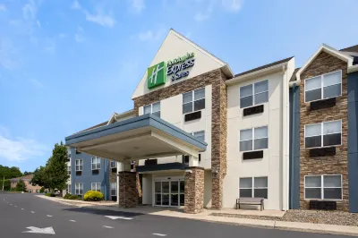 Holiday Inn Express & Suites WYOMISSING by IHG Hotels in 