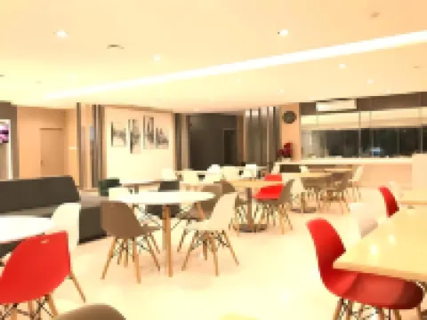 فرونت وان هوتل جريسيك فنادق في غريسيك ريجينسي