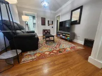 Katherine's Cozy Bungalow! No Check-Out List!! Three Bedroom with Queen Beds!