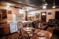 Cabin on Collier creek!! In Caddo Gap