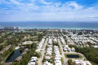 Flipper by Avantstay 18-person Retreat w/ Pool